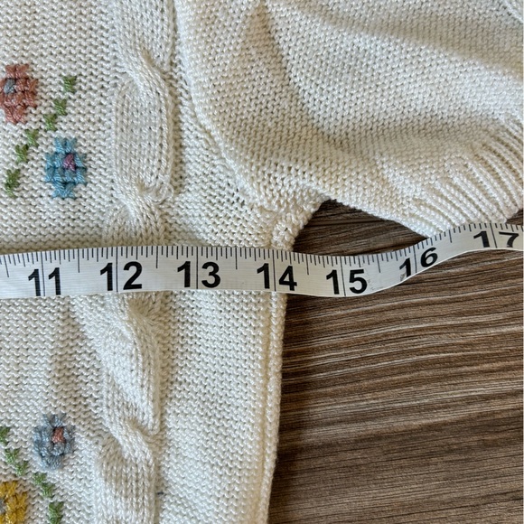 Razzle Dazzle Vintage Embroidered Knit Sweater | S - Picture 3 of 6